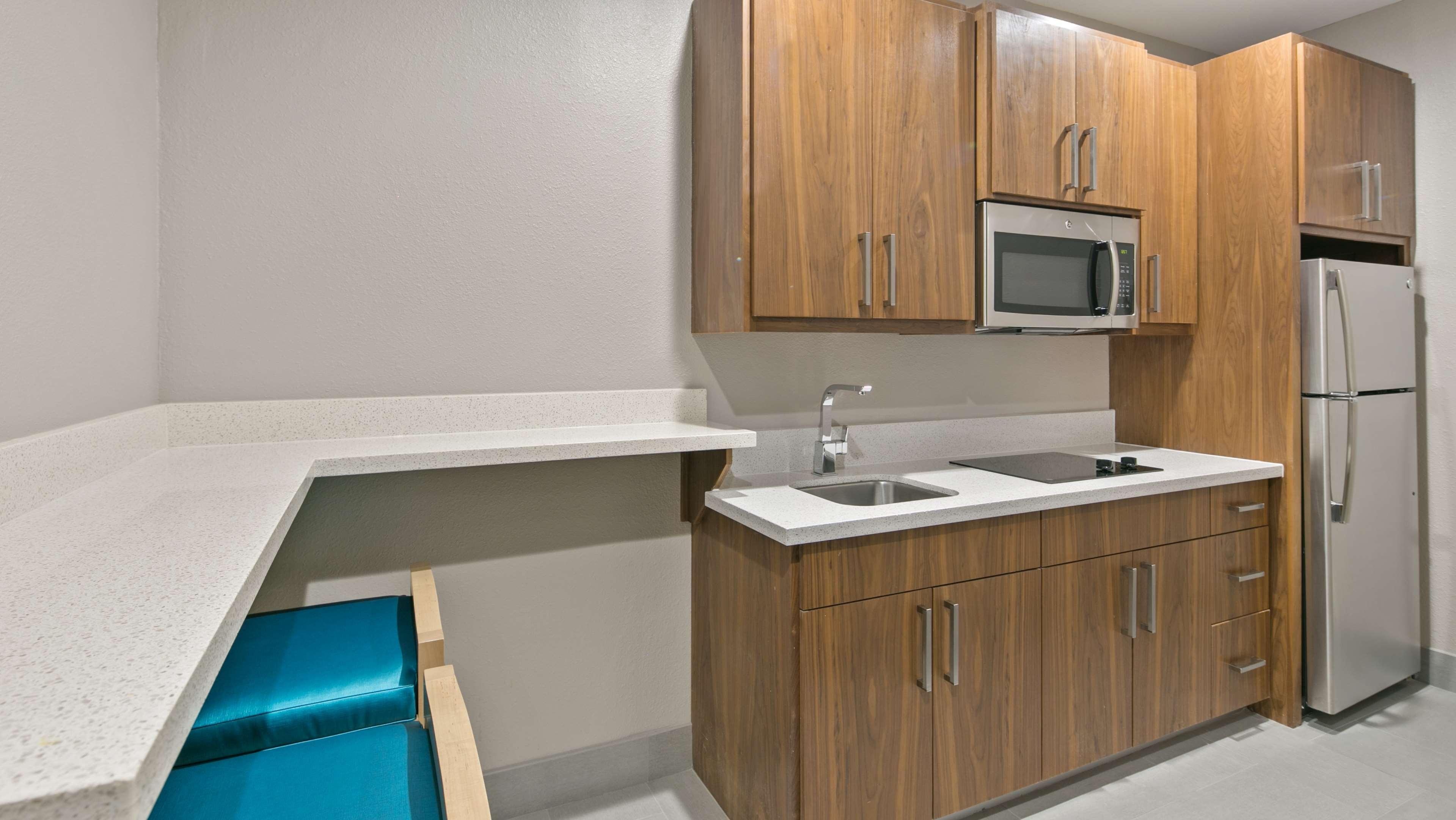 Best Western Plus Houston Atascocita Inn & Suites Humble Exterior photo