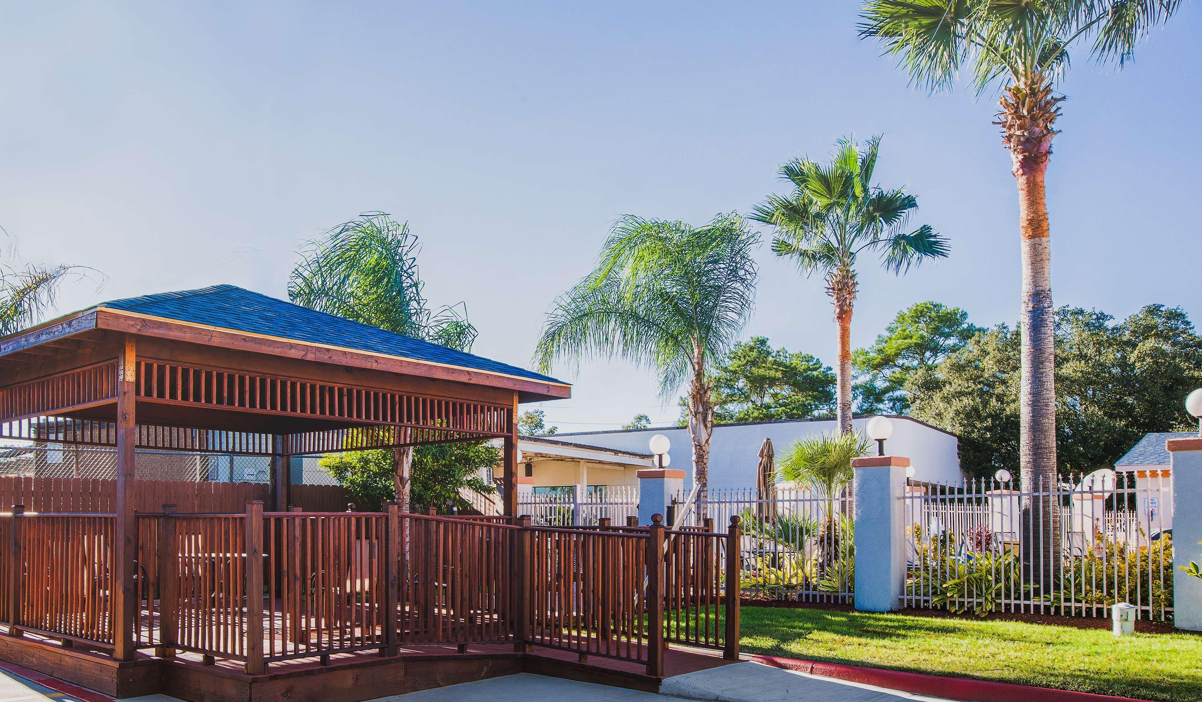 Best Western Plus Houston Atascocita Inn & Suites Humble Exterior photo